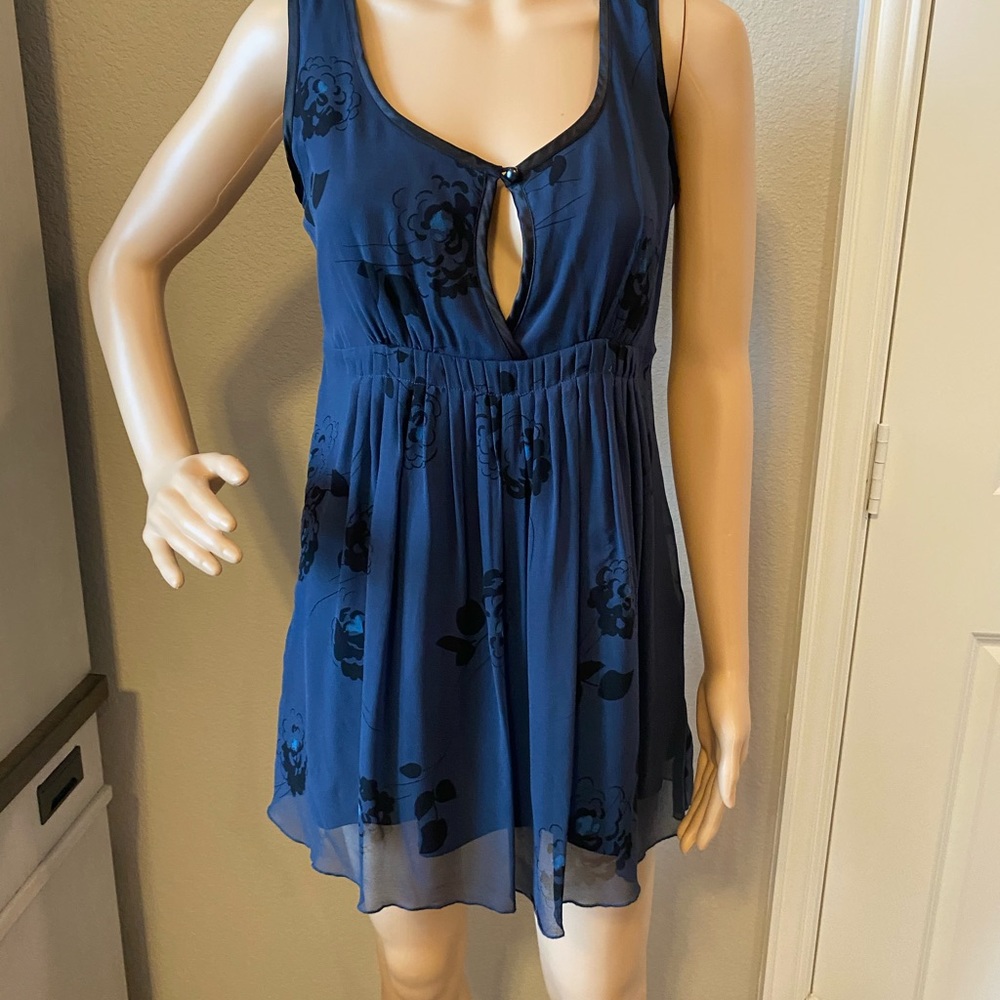 NWT - KENSIE 100% Silk Top - SZ 6
